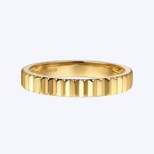 Load image into Gallery viewer, Cammille Crinkle Cut Gold Band
