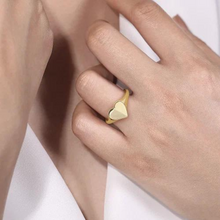 Load image into Gallery viewer, Engravable Heart Ring
