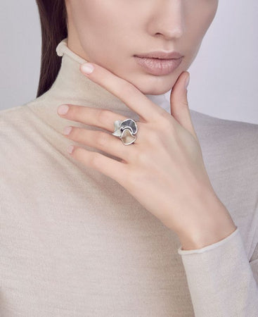 Sultana Series White Ice Natural Beige and Black Lava Gold Ring