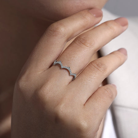 Pointed Scalloped Diamond Ring