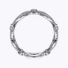 Load image into Gallery viewer, Open Link Diamond Station Ring
